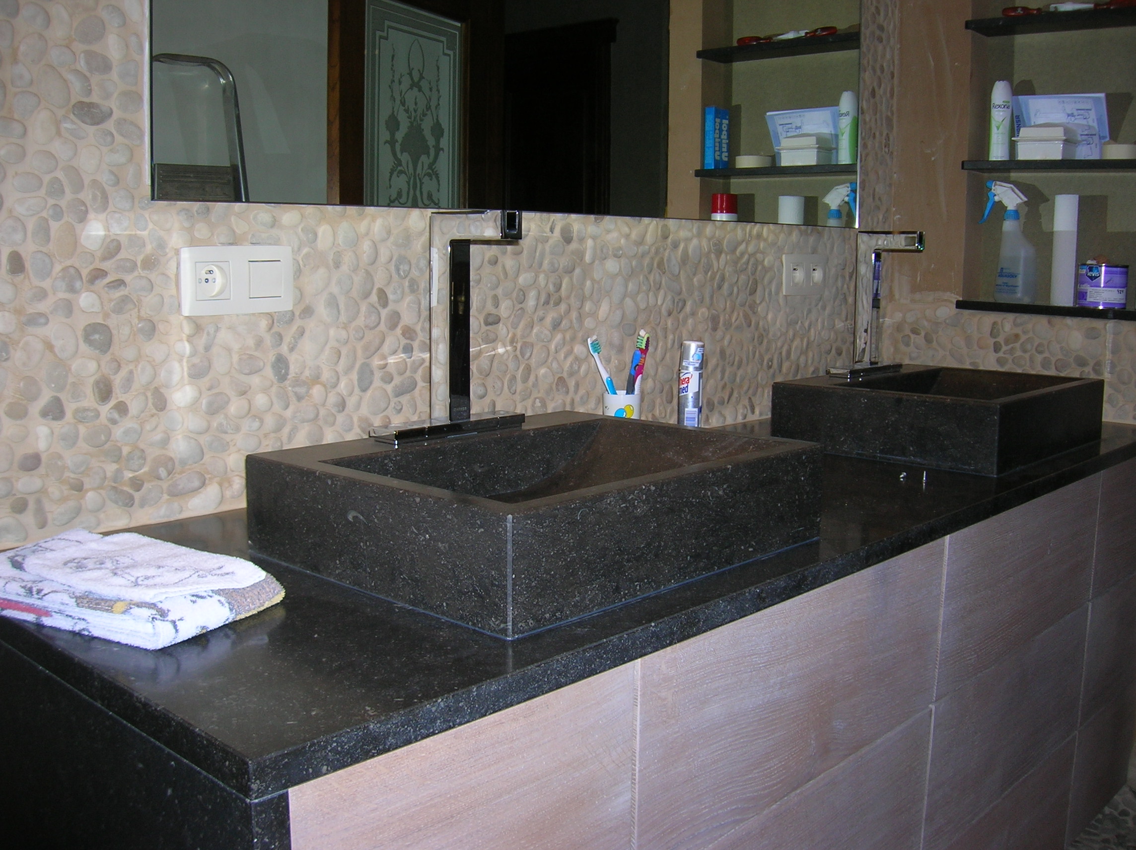 Homepage r. verschueren Hout in de keuken en badkamer